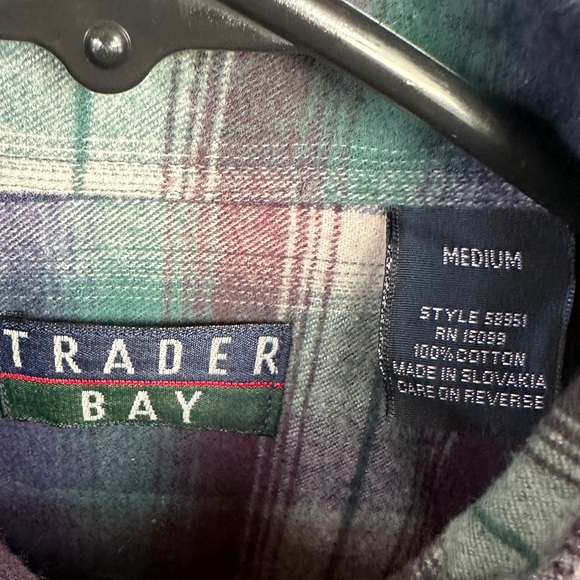 VINTAGE Trader Bay Flannel NWOT (Size Medium) - Picture 4 of 5
